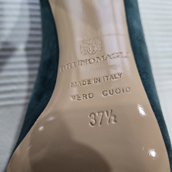 NWOT Bruno Magli pumps size US 7, EU 37.5 - Picture 5 of 12